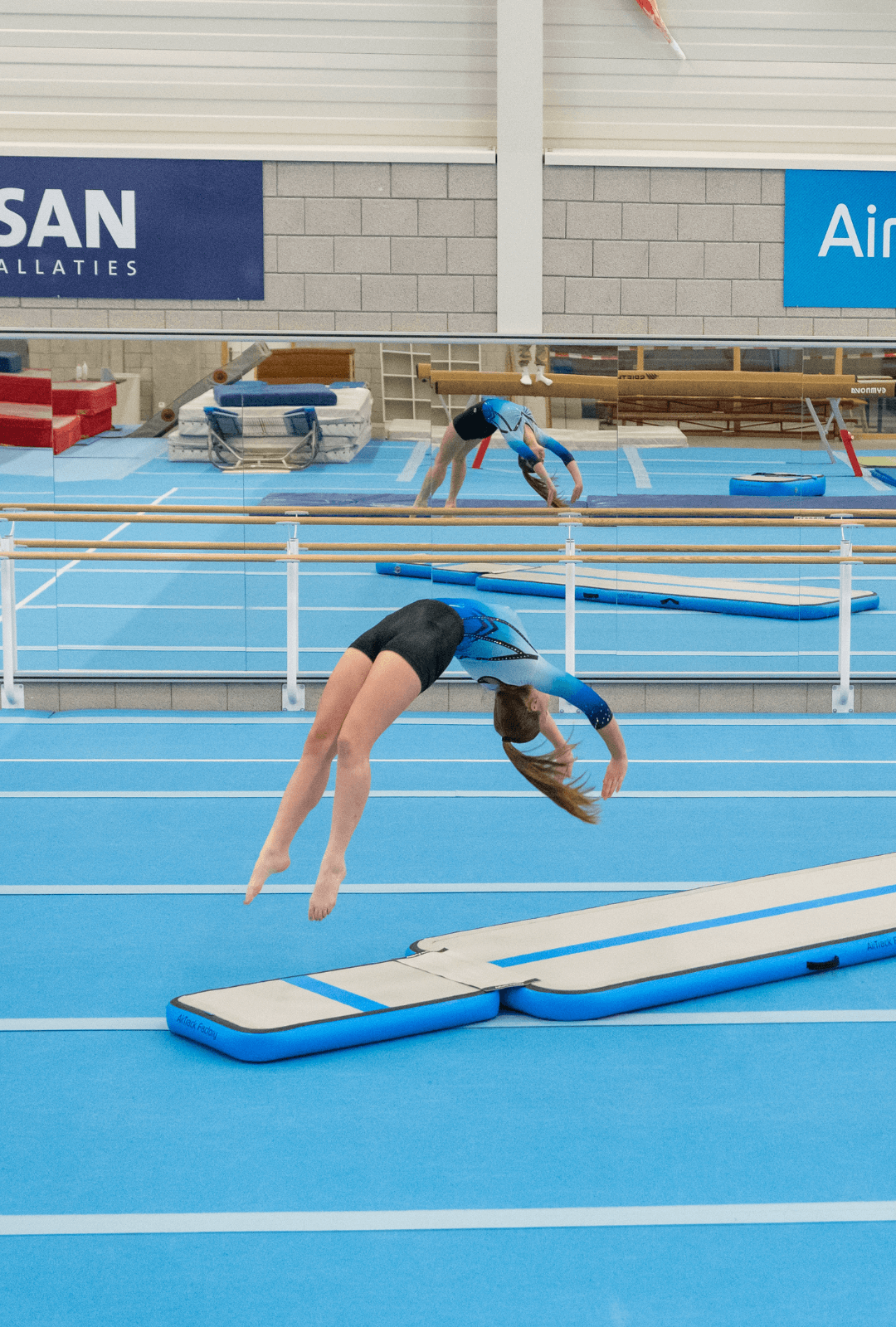 Entdecke AirTracks von AirTrack Factory für leidenschaftliches Turnen – Qualität und Leistung vereint. Jetzt zu Besten Konditionen bei Pure Gymnastics.