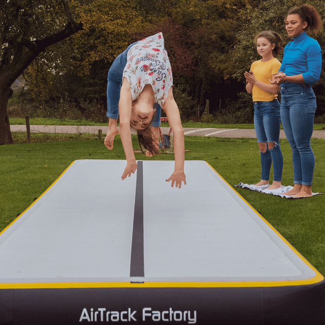 Entdecke die AirTrack Factory Auswahl im Sale bei Pure Gymnastics – Hochwertiges Equipment für ambitionierte Turner! Sichere dir jetzt die besten Angebote und starte durch!